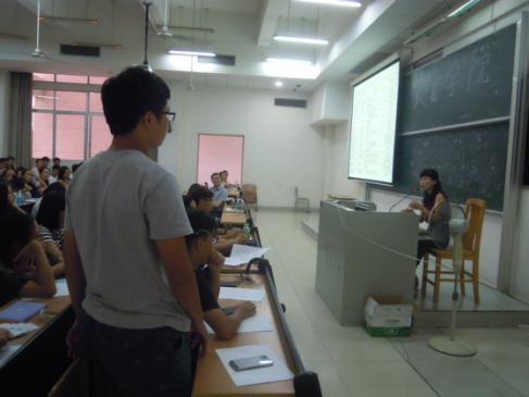 老师为员工答疑