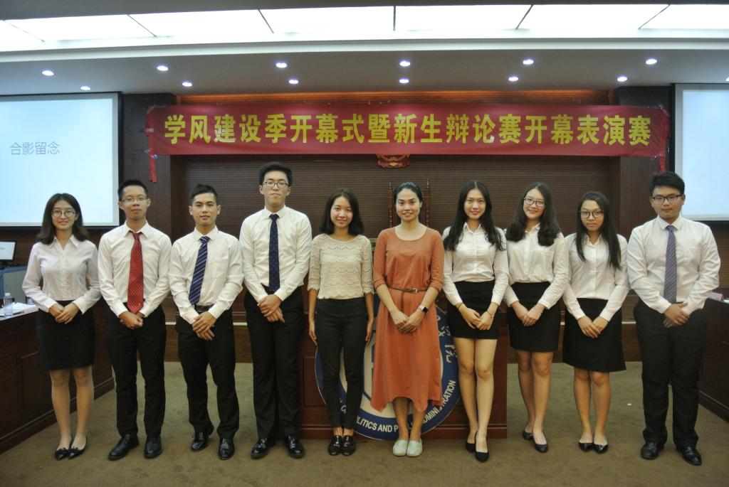 选手与老师合影